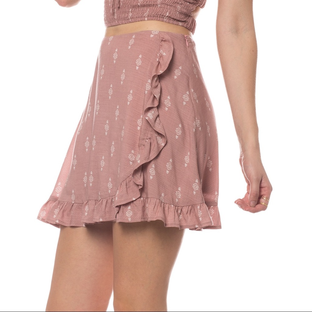 Crazy cute high waisted skirt - Picture 2 of 3